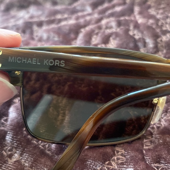 Michael Kors Men’s Sunglases - Picture 4 of 7